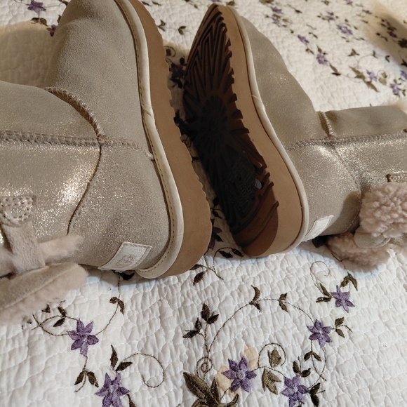 UGG Women's MIni Bailey Bow Sparkle Gold Glitter Boots Size 5 - Picture 4 of 8